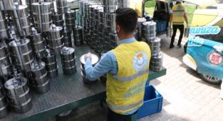 Haliliye'de yüzlerce aileye yemek ulaşıyor