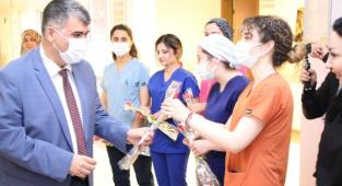 Müdür Gülüm, ebeler haftasını kutladı