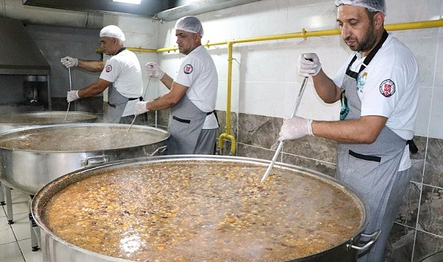 Haliliye Belediyesi’nden aşure ikramı
