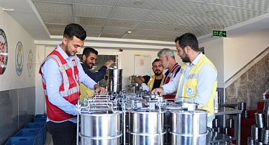 Haliliye'de 712 haneye günlük sıcak yemek ulaşıyor
