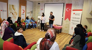 Anne adaylarına diş sağlığı eğitimi verildi