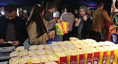 Haliliye Belediyesi'den öğretmenlere sinema etkinliği