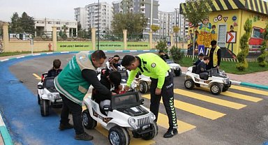 Haliliye'de çocuklara trafik eğitimi veriliyor