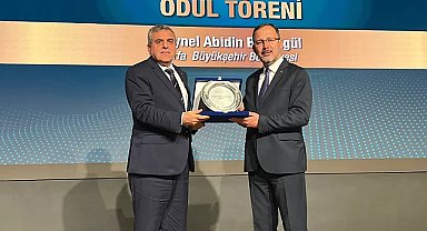 Başkan Beyazgül’e ödül