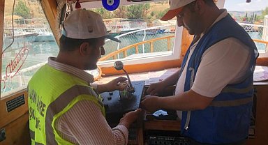 Şanlıurfa'da gezi teknelerine takip cihazı takıldı