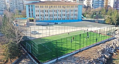 Esentepe’de gençler halı sahaya kavuştu