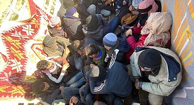 Şanlıurfa'da 83 kaçak göçmen yakalandı