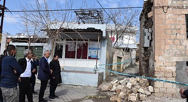 Hilvan’da hasarlı evler yıkılıyor!