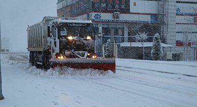 Karaköprü’de kar mesaisi erken başladı