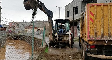 Hilvan’da dere yatakları temizleniyor!