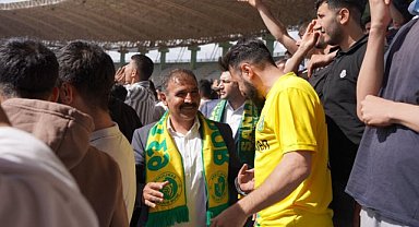 Urfaspor taraftarlarından Yetim'e yoğun ilgi