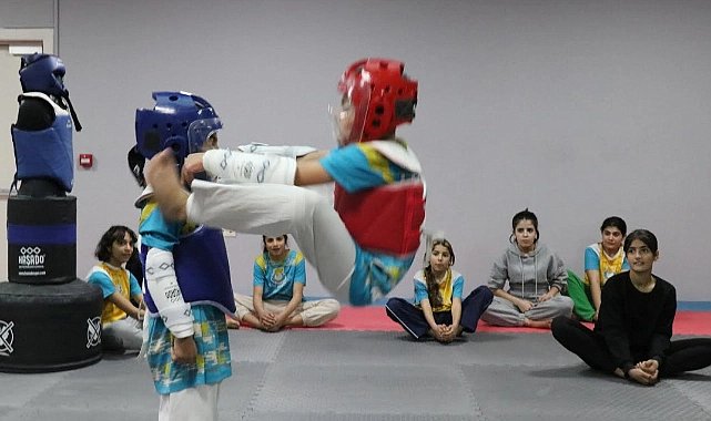 Haliliye'de gençler tekvando ve judo öğreniyor