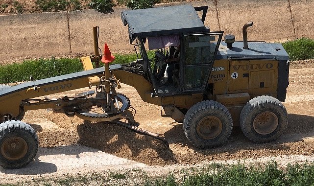 Harran’da yol çalışmaları devam ediyor