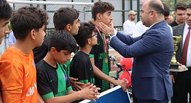 Karaköprü'de bir turnuva iki şampiyon!