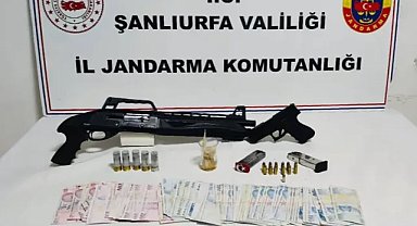 Karaköprü'de kesinleşmiş hapis cezası bulunan 2 kişi yakalandı