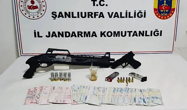 Karaköprü'de kesinleşmiş hapis cezası bulunan 2 kişi yakalandı